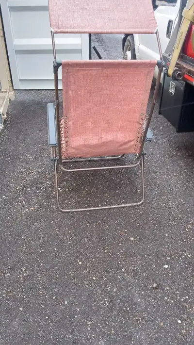 Lounge chair's 