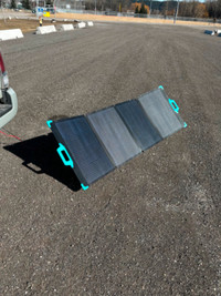 Renogy 220w Suitcase Solar Panel