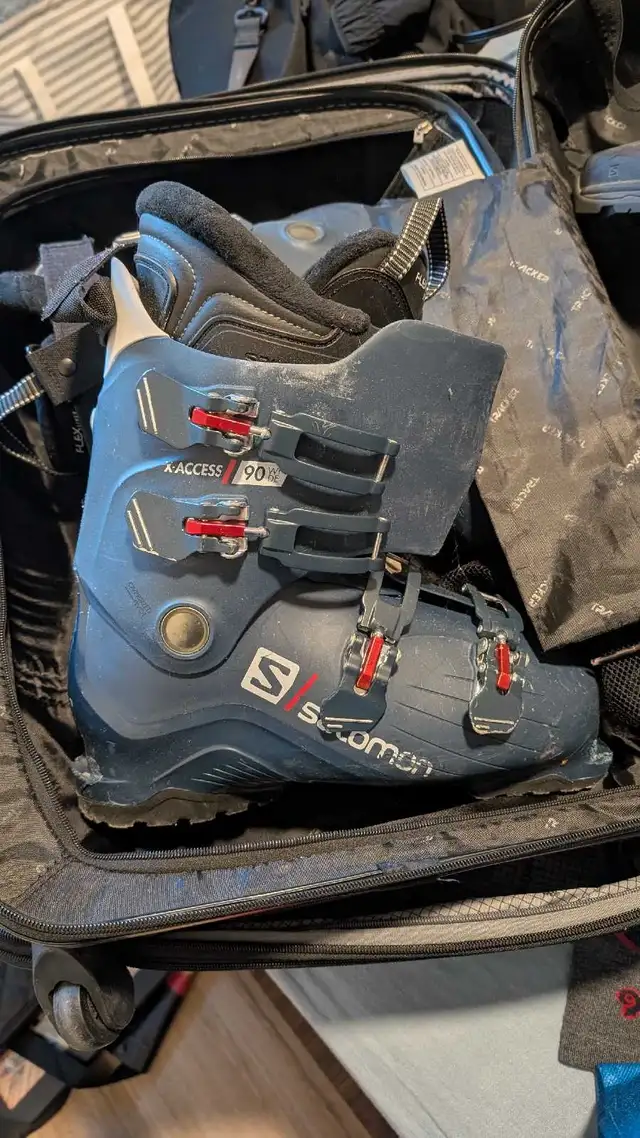 Ski (Salomon) boots for sale in Ski in Whistler - Image 3