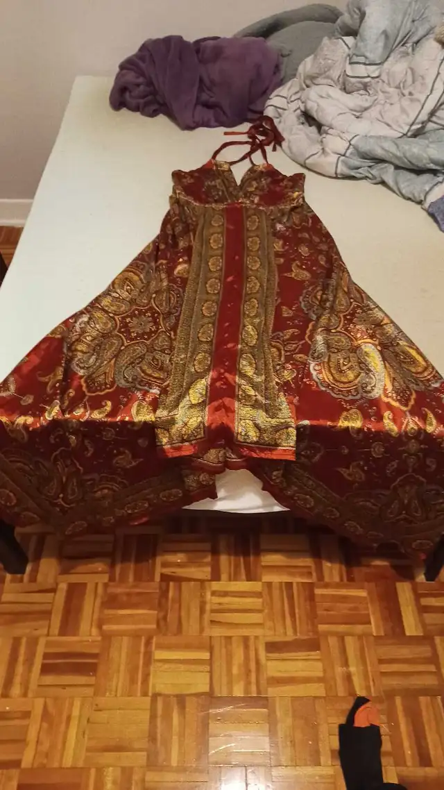 robe médium  in Women's - Dresses & Skirts in Trois-Rivières - Image 2