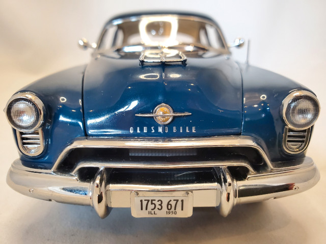 1:18 Diecast ERTL Authenics 1950 Oldsmobile Rocket 88 Blue in Arts & Collectibles in Kawartha Lakes - Image 4