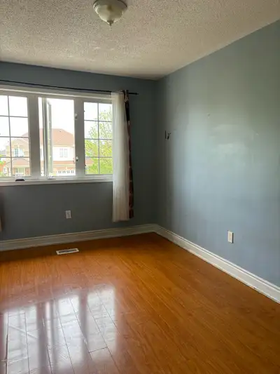 Private room available for rent from 1st December. Student/male/female/couple welcome. Ideal for 2 p...