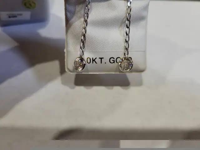 Brand New 10K White Gold Diamond Moissanite Earrings For Sale in Jewellery & Watches in London - Image 4