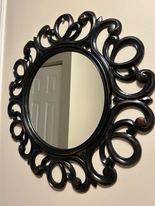 Mirror Mirror513992244498933765
