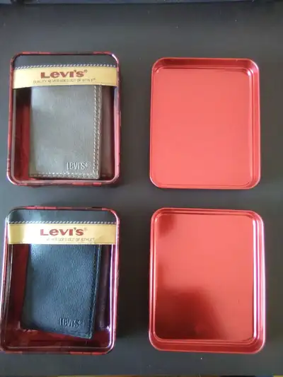 2 x porte monnaie NEUF cuir Levi's 2 x NEW leather wallets, View more
