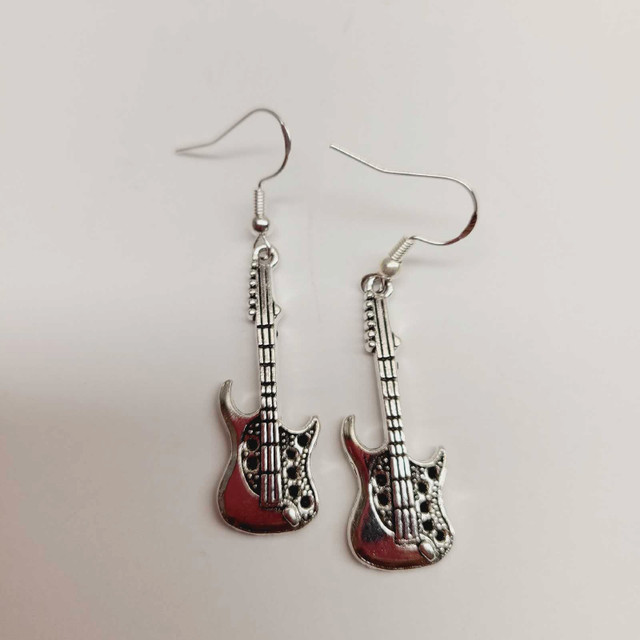 Guitar Earrings in Jewellery & Watches in Belleville - Image 3