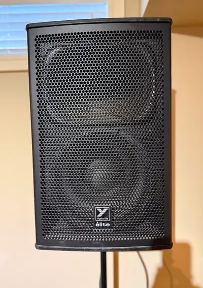Yorkville EF12 Elites Series 1200W Powered Full Range Loudspeakers Main Features 12-inch Two-way Pas...