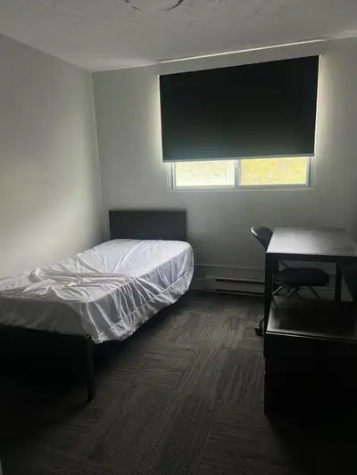Lease Takeover / Sublet – 173 King St N, Waterloo – $765/month (