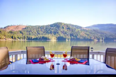 Enjoy a lakefront holiday in North Idaho!, View more