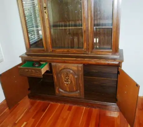Vintage  China cabinet in Hutches & Display Cabinets in Calgary - Image 5