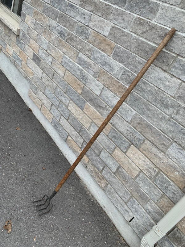 Farm tool Four claw hoe Farming Equipment Kingston Kijiji