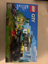 Lego City 40582 4x4 Off-Road Ambulance Rescue  Brand New In Box