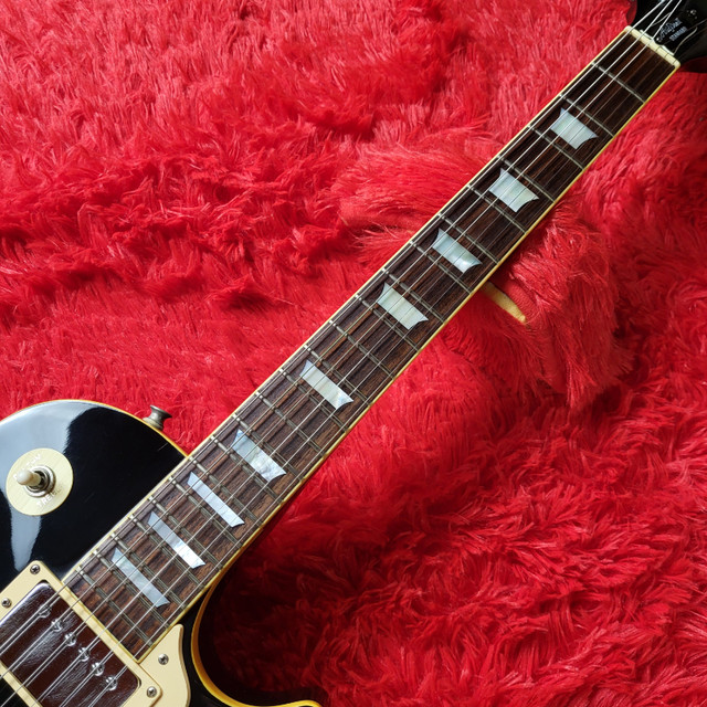 1976 Aria Pro II LS-700 Les Paul Standard Made In Japan MIJ in Guitars in Kitchener / Waterloo - Image 4