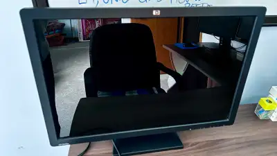 24” HP L2445m monitor, View more