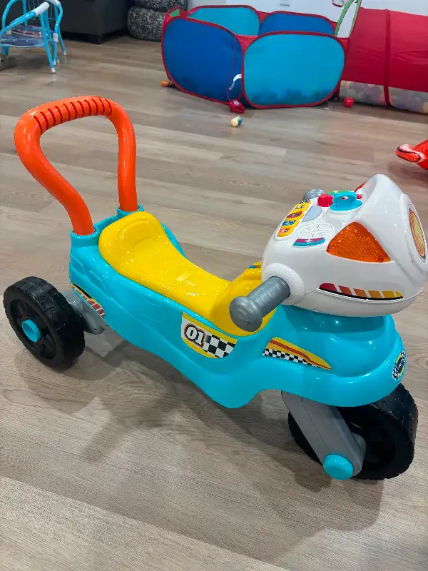 Baby /bassinet/toys moving must be sold in Strollers, Carriers & Car Seats in Mississauga / Peel Region - Image 3