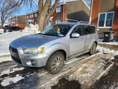 Mitsubishi outhlander xls awd 2010 automatique full équipe 150 000 km . 7500$$ ( FERME ) Personne pa...