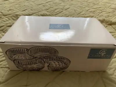 Mikasa Cresent Serving dishes Set of 4 in box $20 Newmarket
