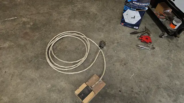 Hobart Handler 210 Mig Welder in Power Tools in Norfolk County - Image 5