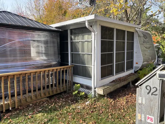 2015 36’ BHDS Camping package at Moonlight Bay on Otter Lake in Travel Trailers & Campers in Kingston - Image 3