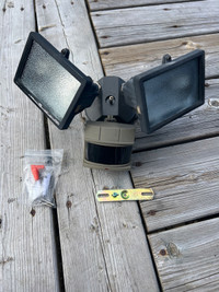 Free working security light