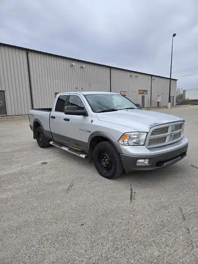 2010 Dodge Ram 1500 4x4 Quad Cab - 5.7L Hemi - 6 Speed - 6'-4" Box - TRX4 Offroad Package - Linex Bo...
