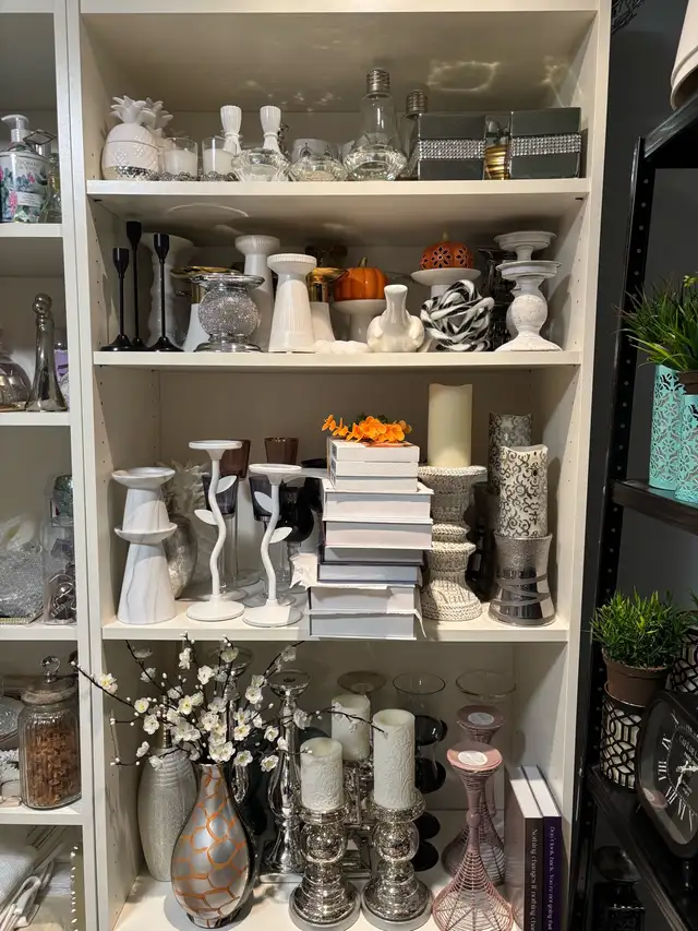 Home Staging Inventory Clearout in Home Décor & Accents in Markham / York Region - Image 11