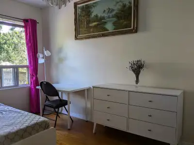 ** Special rent for October: $800. It will be $850 from November onwards. A very spacious and furnis...