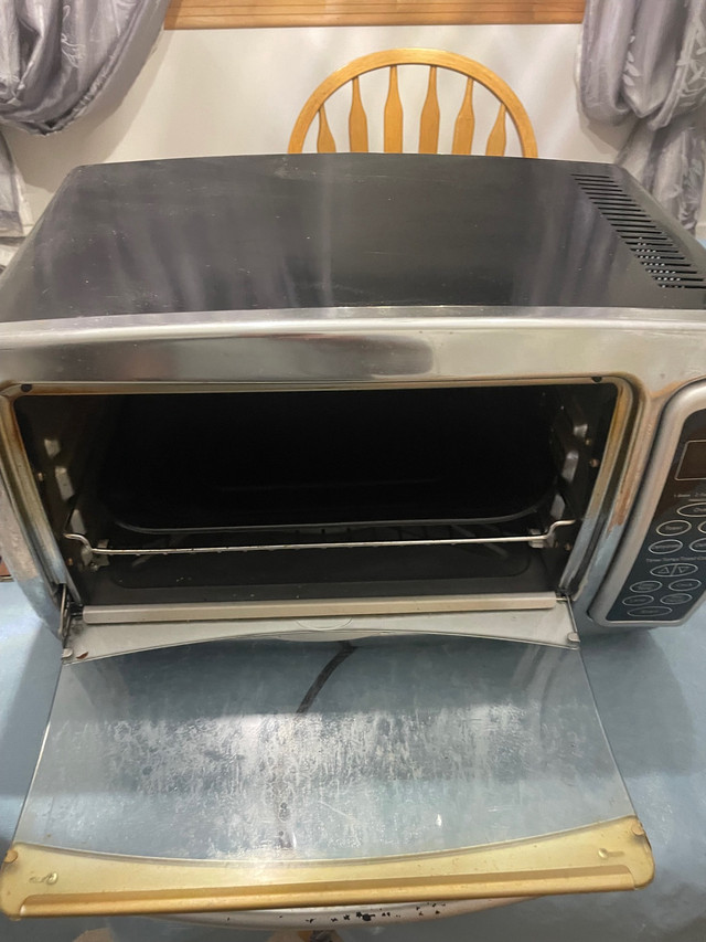 Oven toaster oven with dehydrator  dans Cuisinières, fours et fourneaux  à Ville de Montréal - Image 2