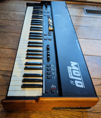 Hammond B3 Clone: Crumar Mojo61 drawbar organ/electric piano