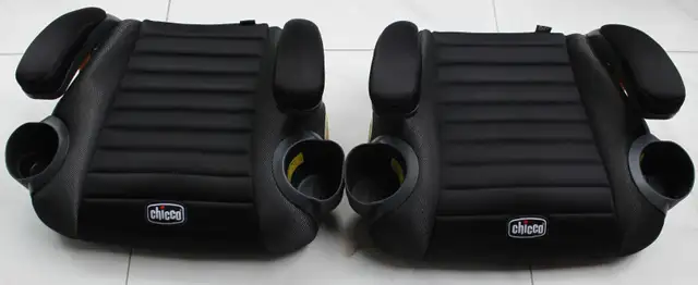 Chicco GoFit Backless Booster Seat w/ Cup Holders x 2 in Strollers, Carriers & Car Seats in Mississauga / Peel Region - Image 2