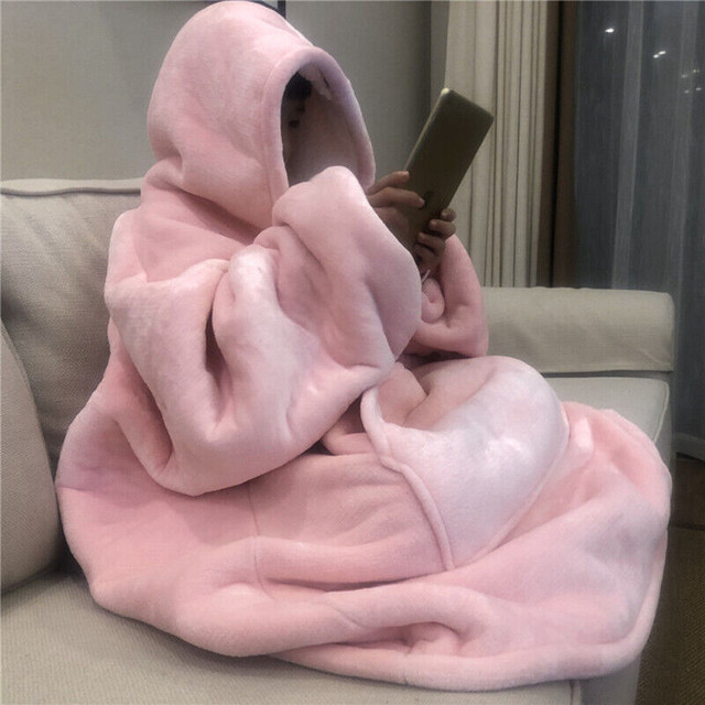 Winter Warm TV Sofa Blanket with Sleeves Fleece Pocket Hooded We dans Autre  à Ville de Montréal