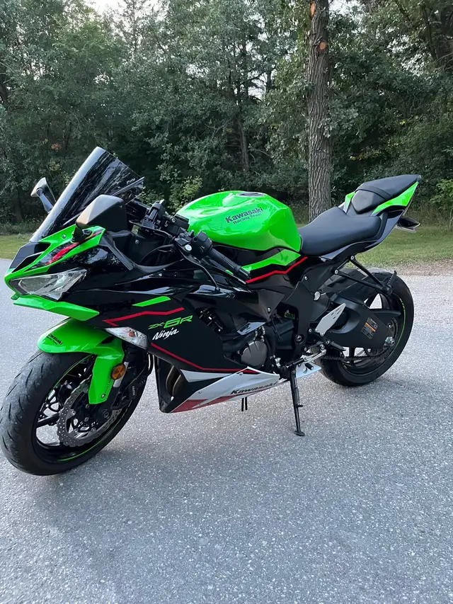 2021 Kawasaki Ninja ZX6R in Sport Bikes in Winnipeg - Image 5