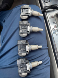 Set of 4 Hyundai Kia tpms sensors 
