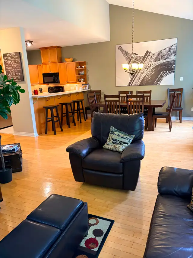 Seasonal rental in beautiful Thornbury for ski season 2026-27 in Short Term Rentals in Owen Sound - Image 2