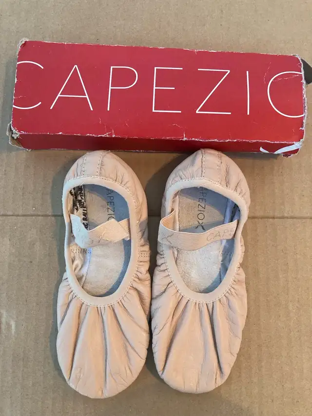 Leather ballet slippers63234833031041122