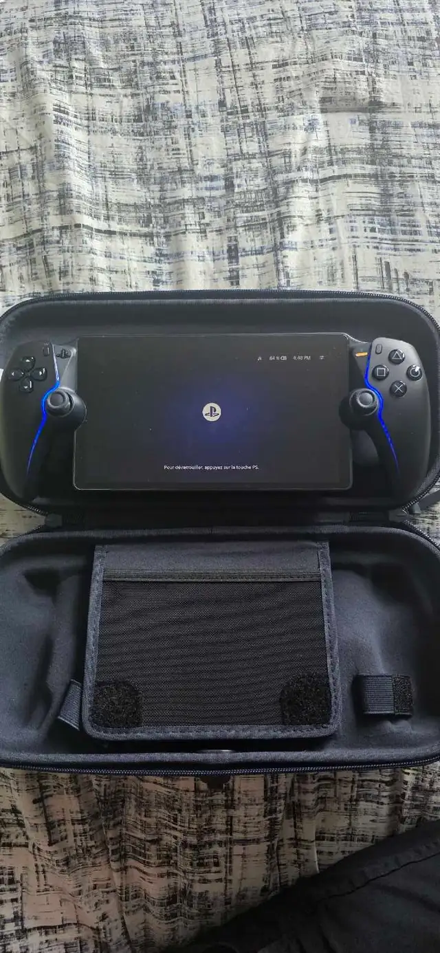PlayStation Portal in Sony Playstation 5 in Longueuil / South Shore - Image 3