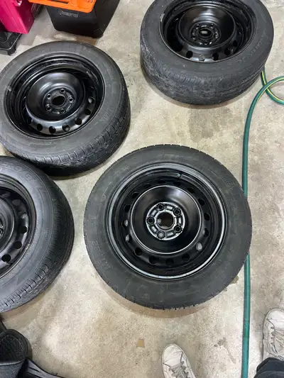 Selling the rims & tires from my 2020 Honda Civic. 215/55/16 5x114 bolt pattern 16x7 Original rims f...