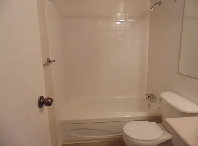 Downtown 2 bedroom apartment all utilities included & furniture