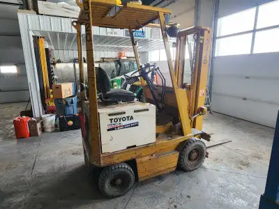 YES ITS AVAILABLE -1982? 48v Toyota forklift -2000lb capacity -130" lift height -240V single phase c...