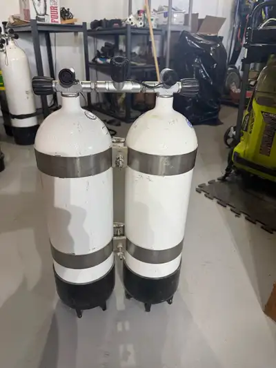 Twin Faber Steel 100 cuft cylinders DIN valves Halcyon 300 bar manifold 3442 psi Will need Hydro