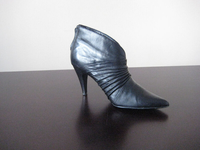 Black leather boots, size 7 in Women's - Shoes in Oshawa / Durham Region