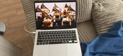 MacBook Air M1, View more