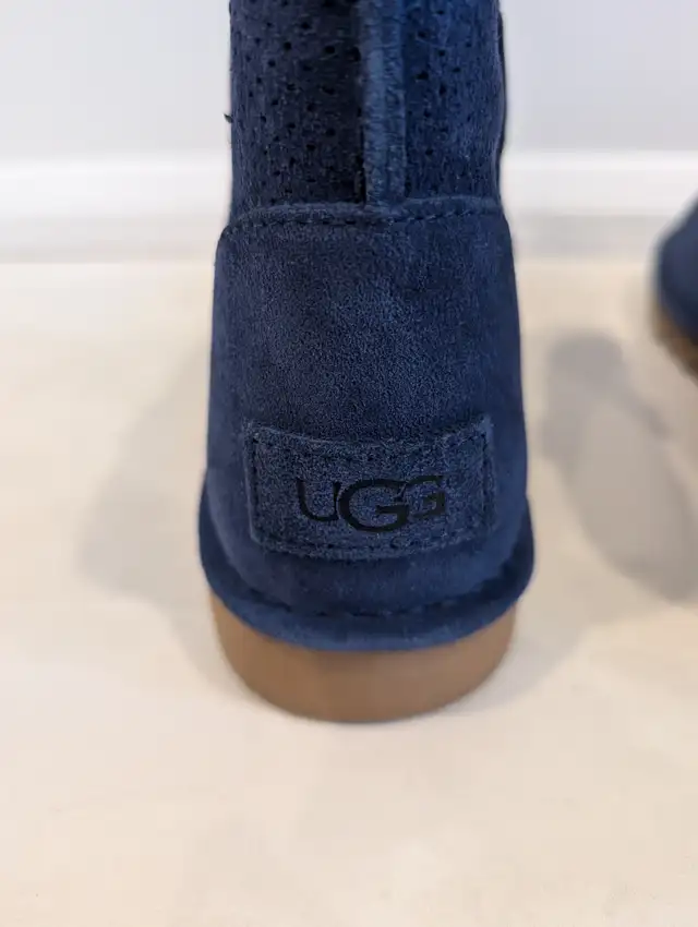 NIB UGG Australia Classic Unlined Mini Perf Blue Boots Size 7 in Women's - Shoes in Markham / York Region - Image 5