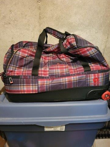 Large Burton luggage bag in Other in Kitchener / Waterloo