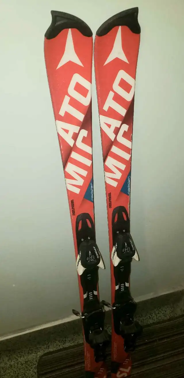 Skis Atomic Redster SL  131 cm. 95 $ in Ski in City of Montréal - Image 3