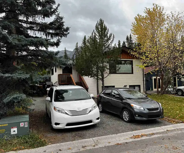 3 bedroom house for rent downtown Canmore