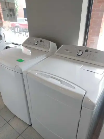 Je vends une laveuse Whirlpool et une sécheuse assortie en bon état. Ces appareils ménagers fiables...