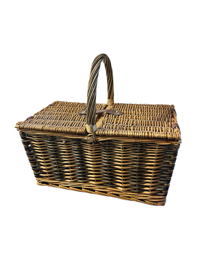  Wicker picnic basket in Other in Calgary