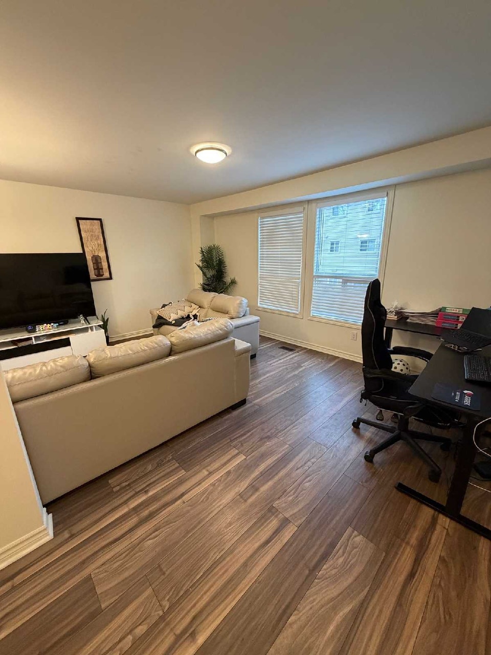 FULL 3 BEDROOM RECENTLY RENOVATED TOWNHOUSE RENTAL IN BRAMPTON 3