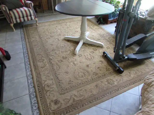 Large Carpet made in Turkey excellent condition light brownish